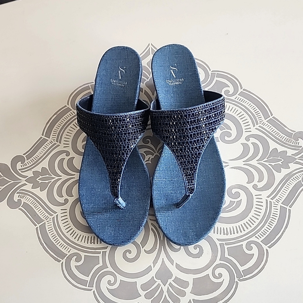 LIKE NEW Simply Vera Vera Wang Denim Wedge Sandals, Size 8.5